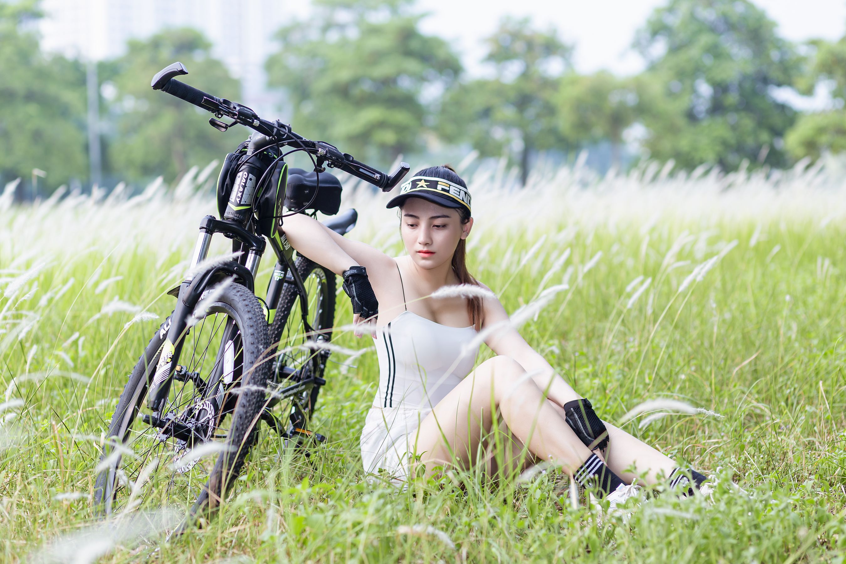 单车少女的夏日踏青骑行日记 相关图册