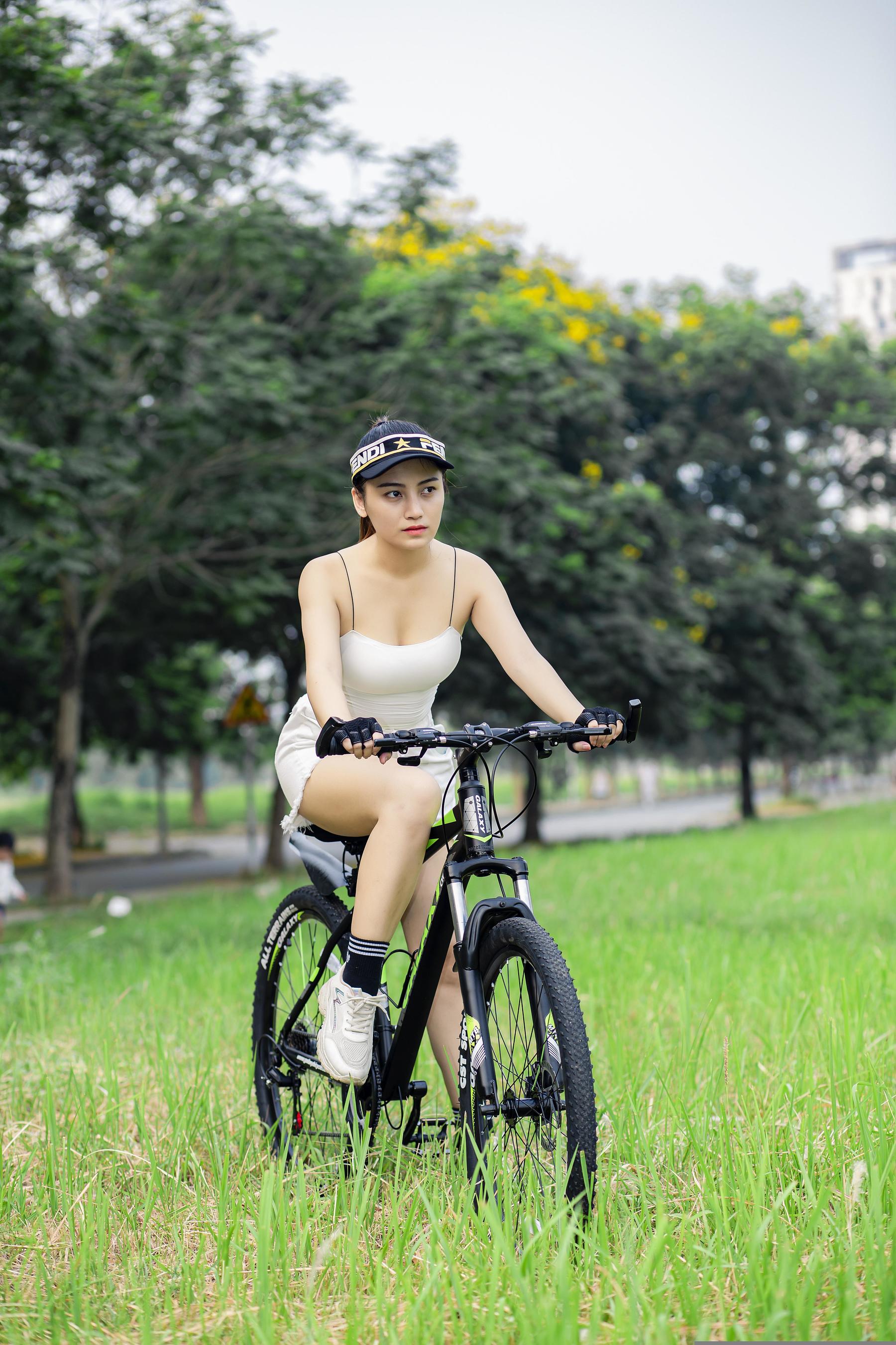 单车少女的夏日踏青骑行日记 相关图册