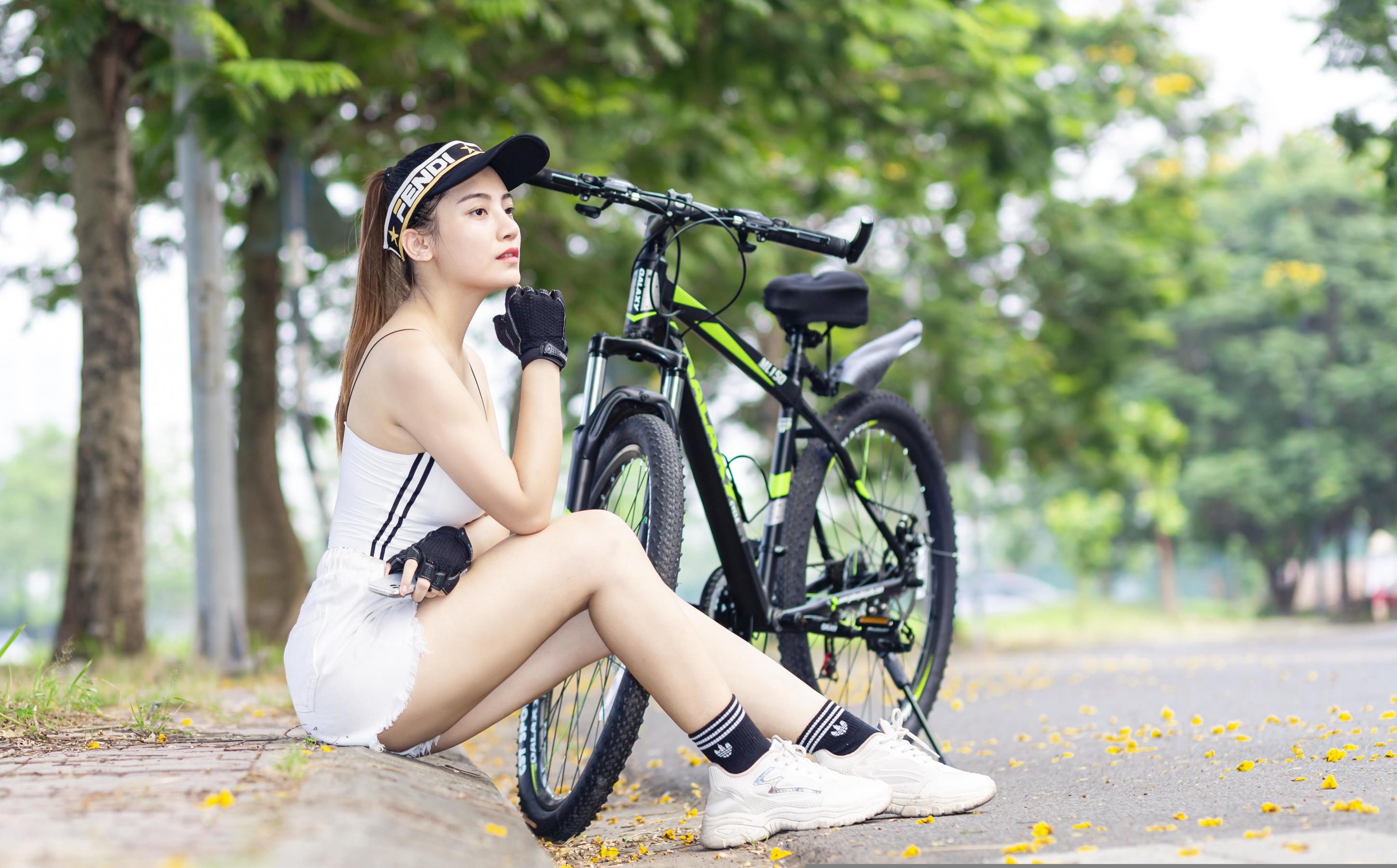 单车少女的夏日踏青骑行日记 相关图册