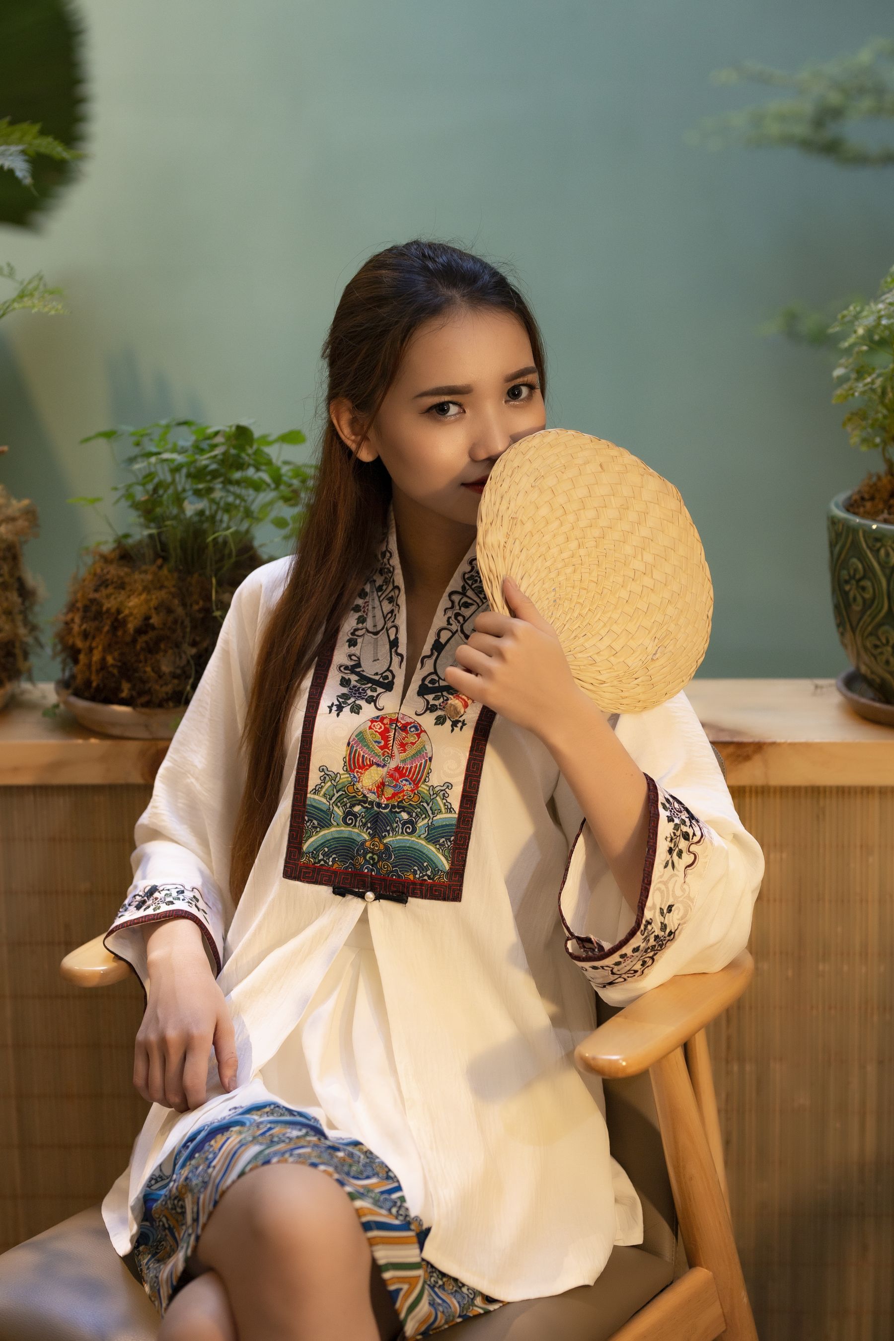 一袭汉服白衣,犹如水中芙蓉,超凡脱俗 相关图册