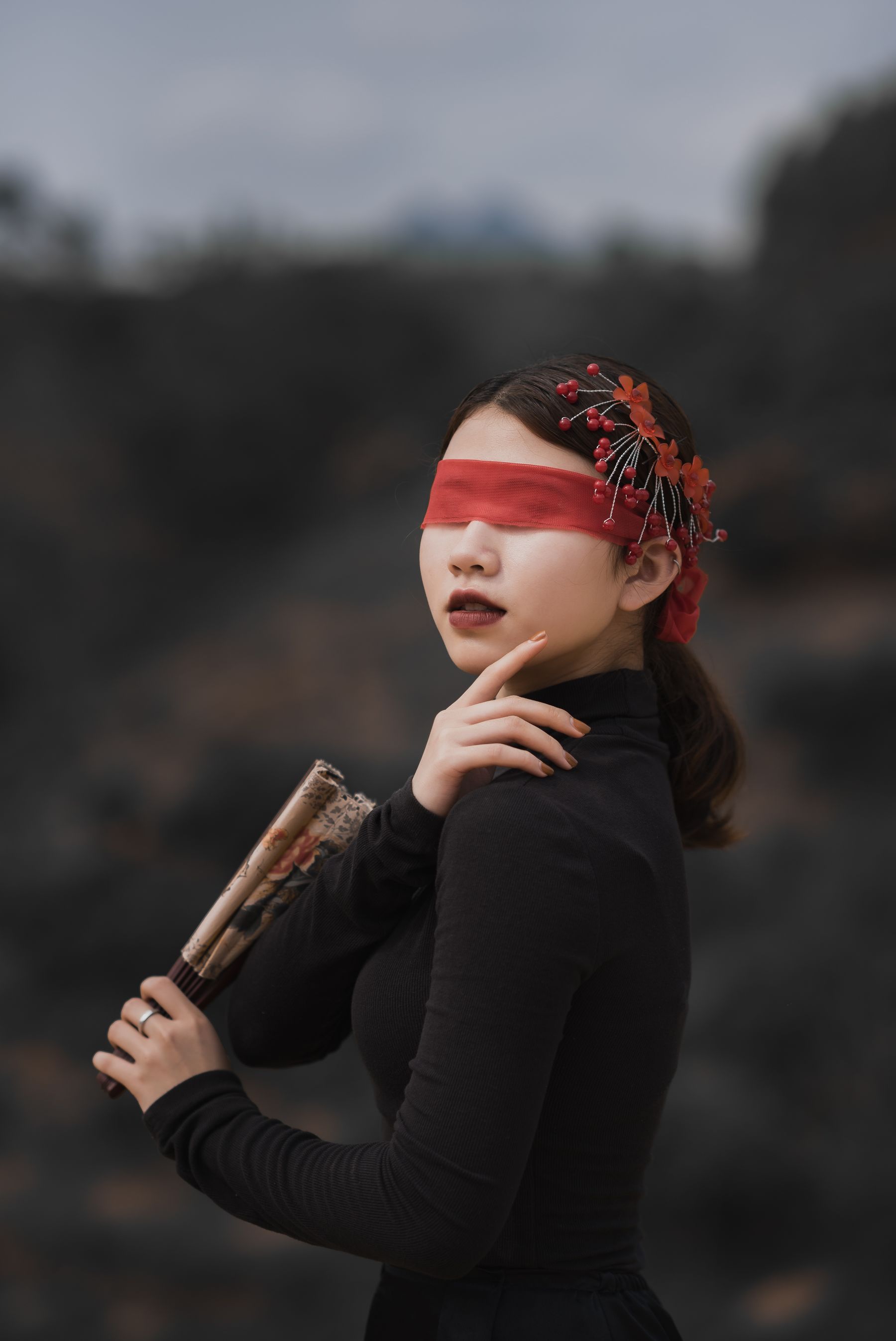 黑色服装的深邃与酷炫,蕴含了侠气与力量 相关图册