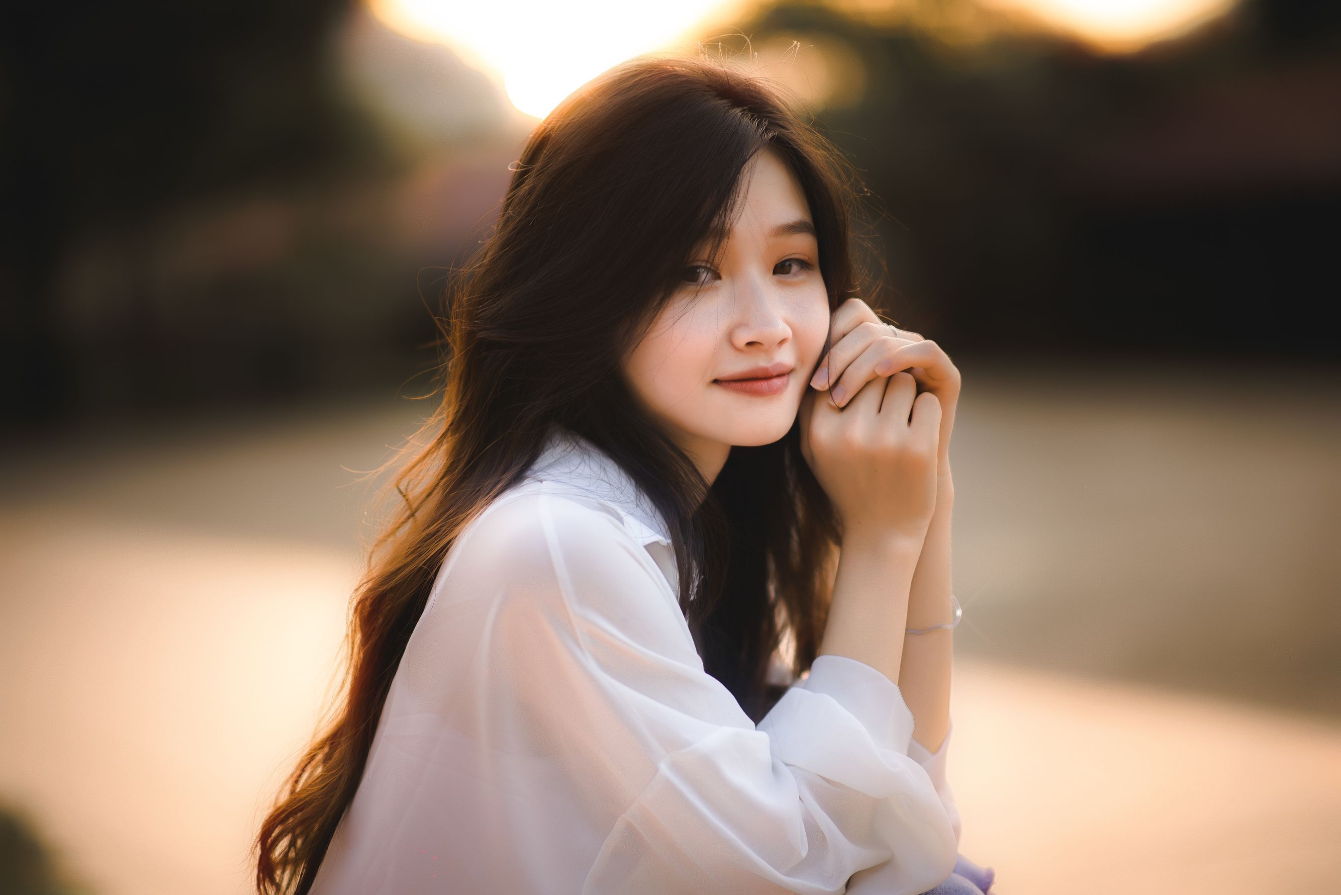 穿白衬衫的女士,恰似清新的诗篇 相关图册