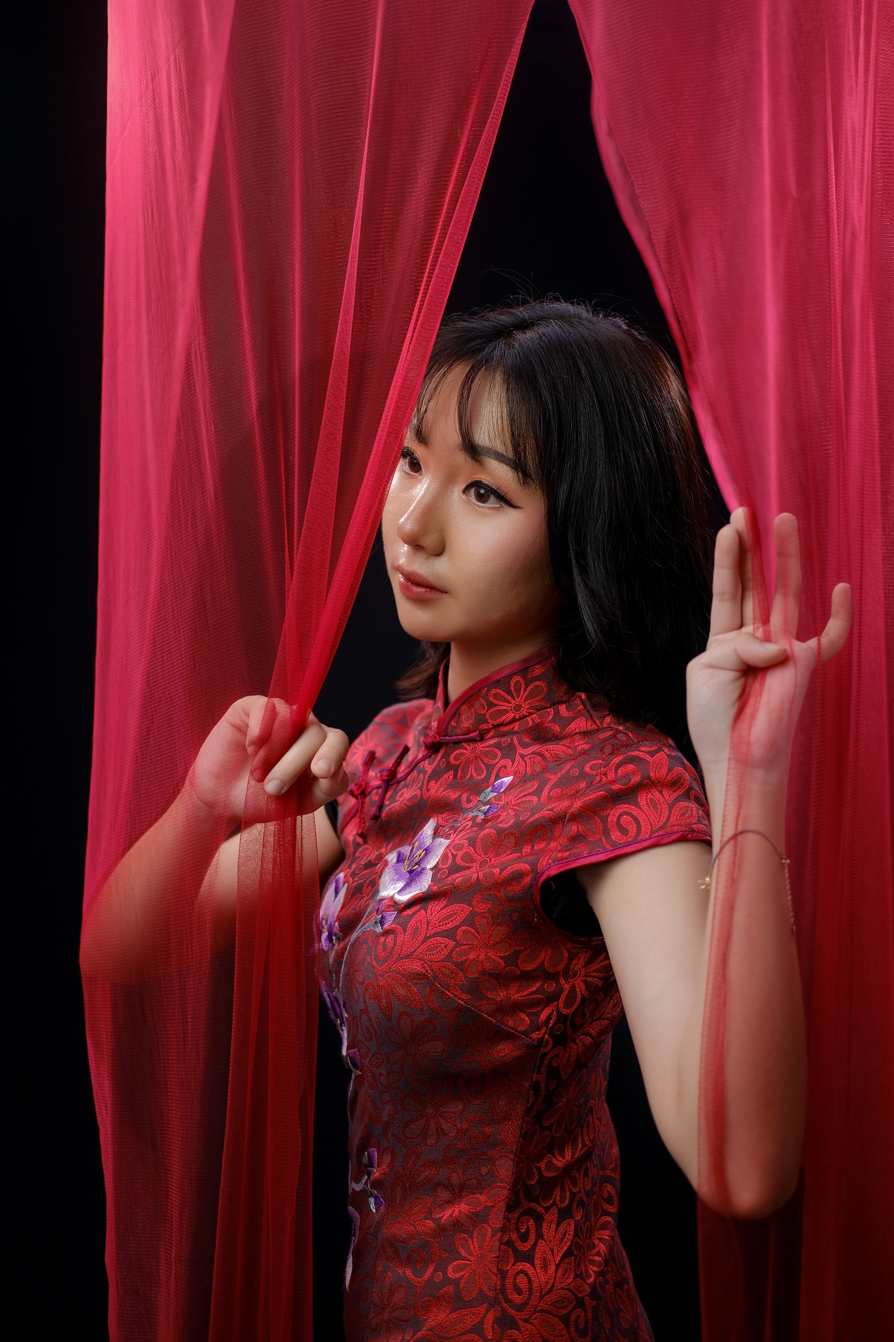 一袭旗袍,一抹红颜,演绎不朽经典 相关图册