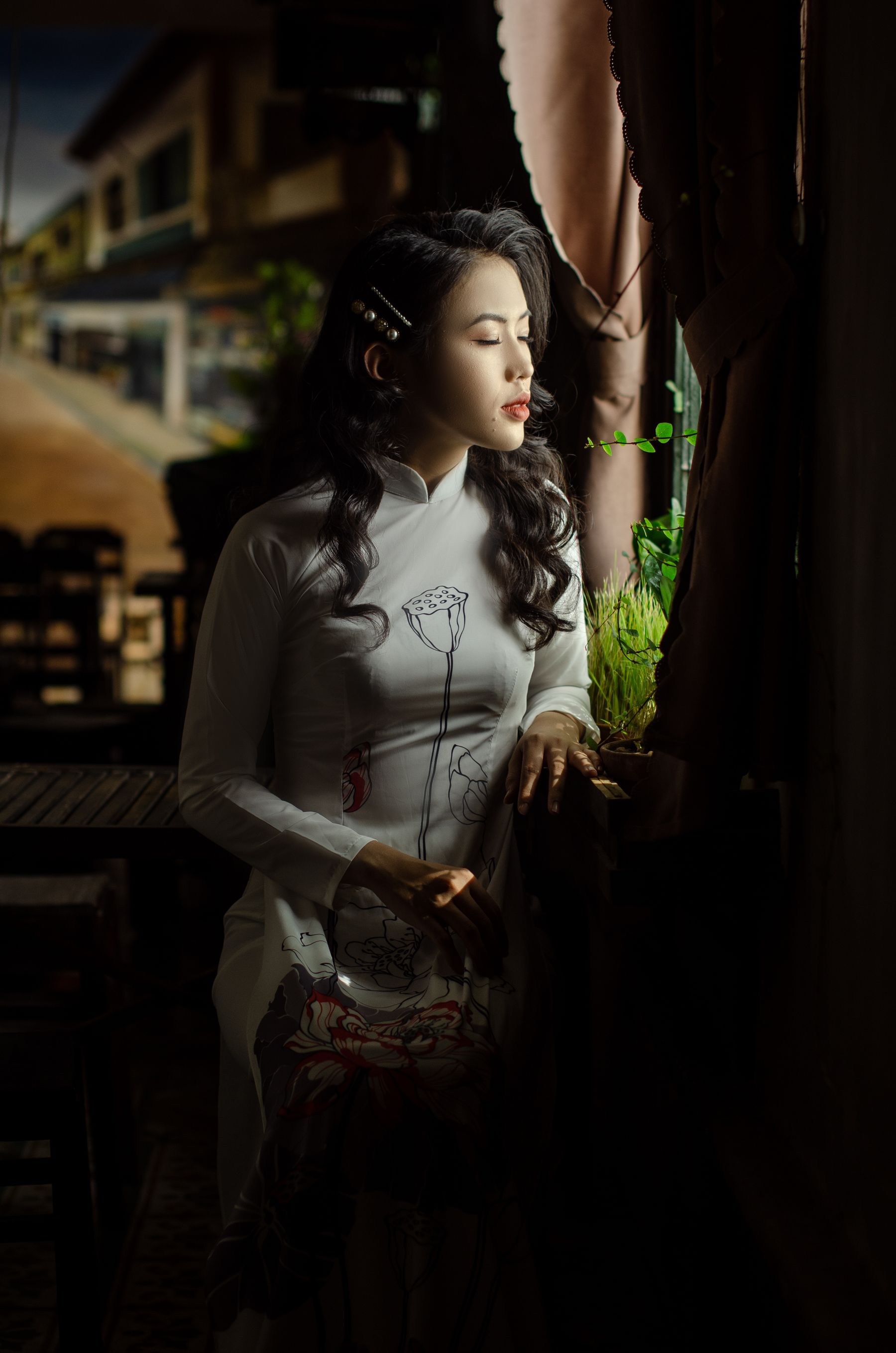 旗袍轻绣荷花香,优雅绽放夏日长 相关图册