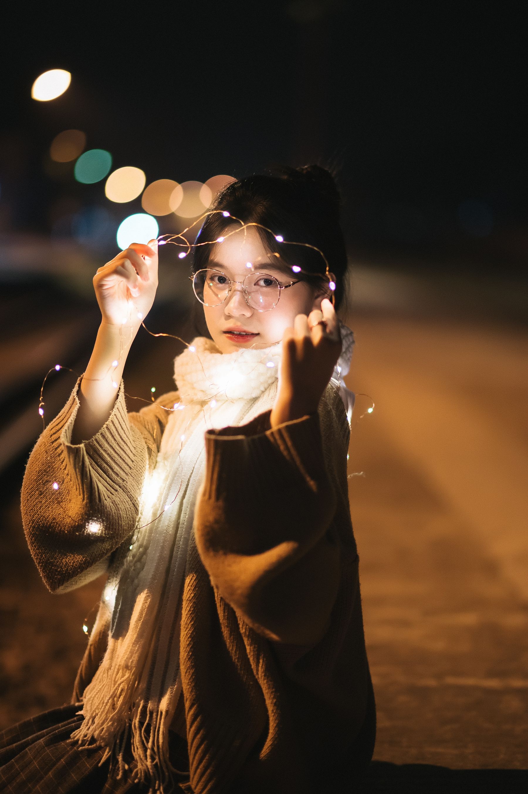 夜色温柔,灯光映佳人,轮廓美如画 相关图册