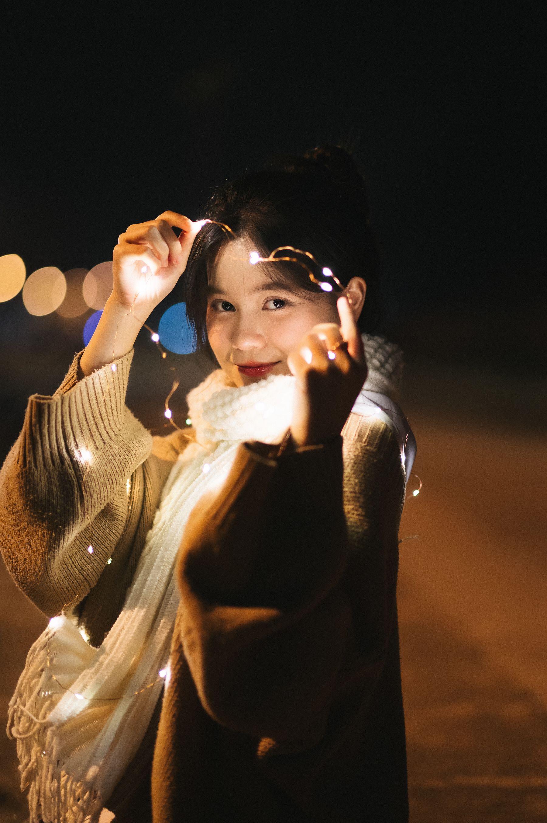 夜色温柔,灯光映佳人,轮廓美如画 相关图册