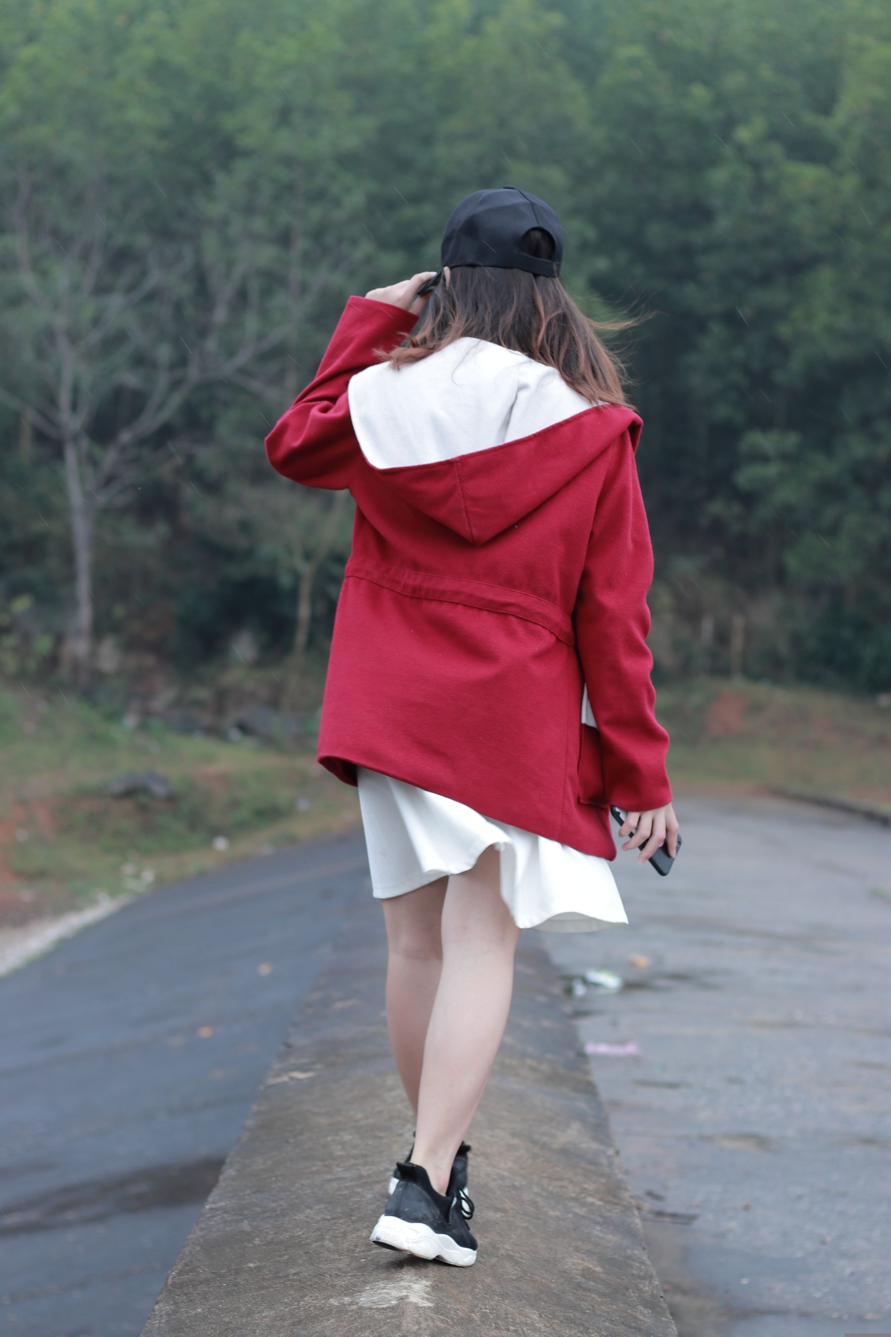 春风轻拂,桃花翩然绽放,绚烂如画卷 相关图册
