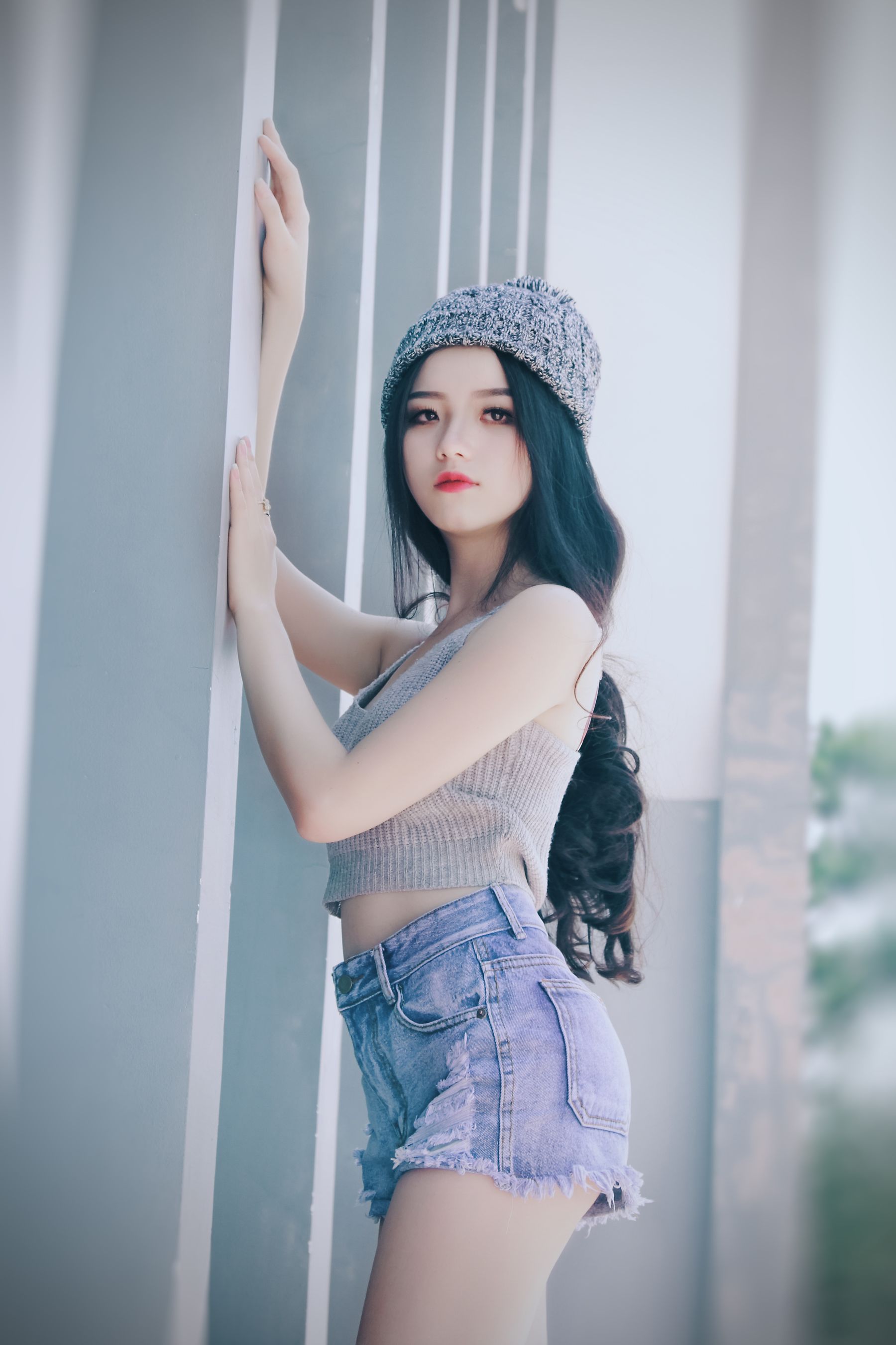 美女背心牛仔裤,美悄然绽放 相关图册
