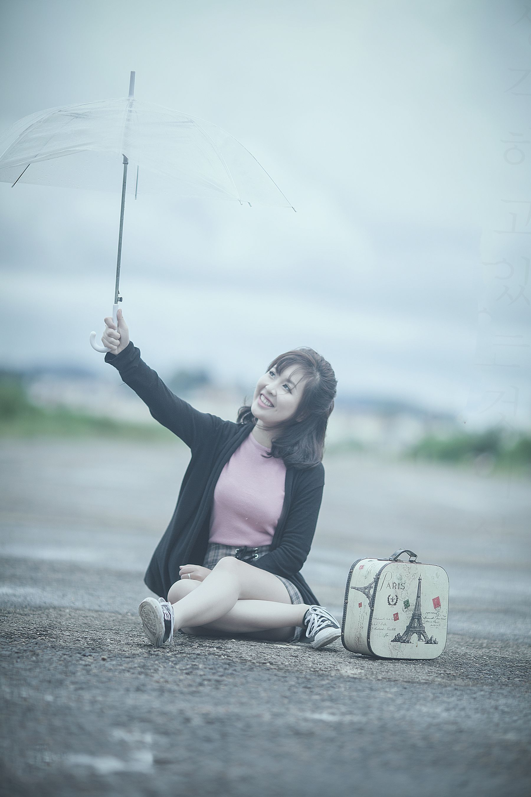 女孩的微笑,优雅又灵动,让人倍感温馨 相关图册