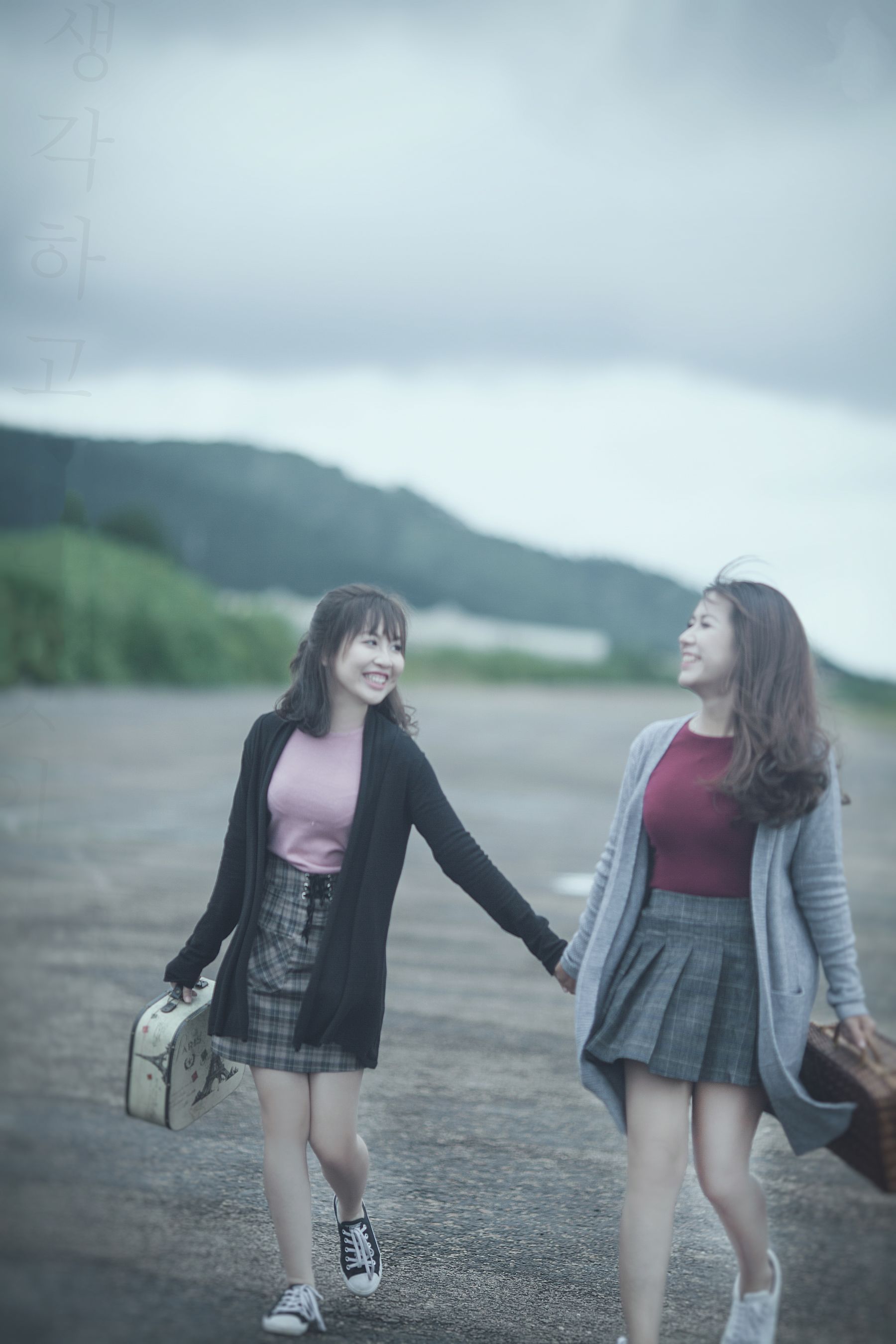 女孩的微笑,优雅又灵动,让人倍感温馨 相关图册